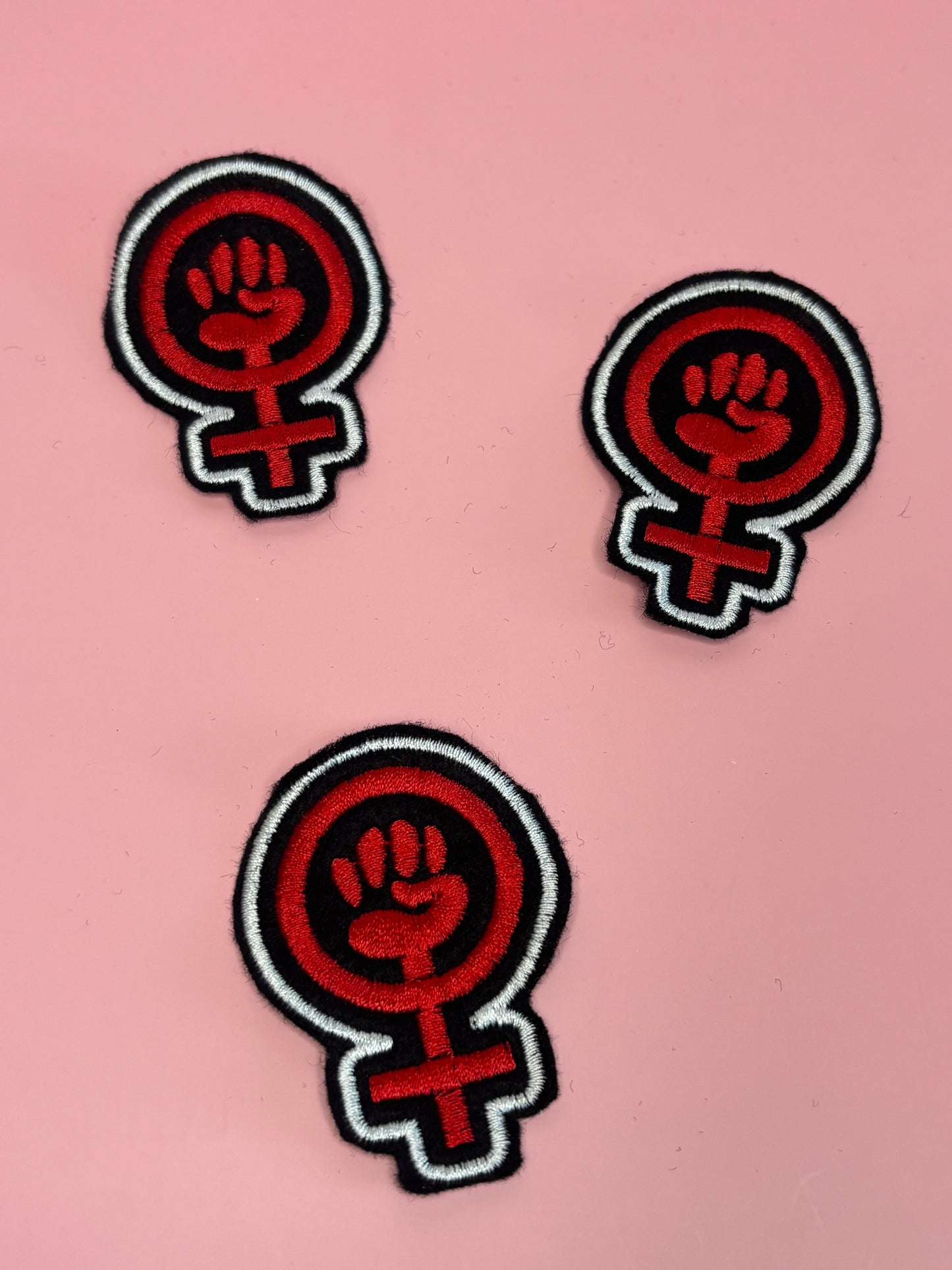 Aufnäher „ feministische Faust“ rot
