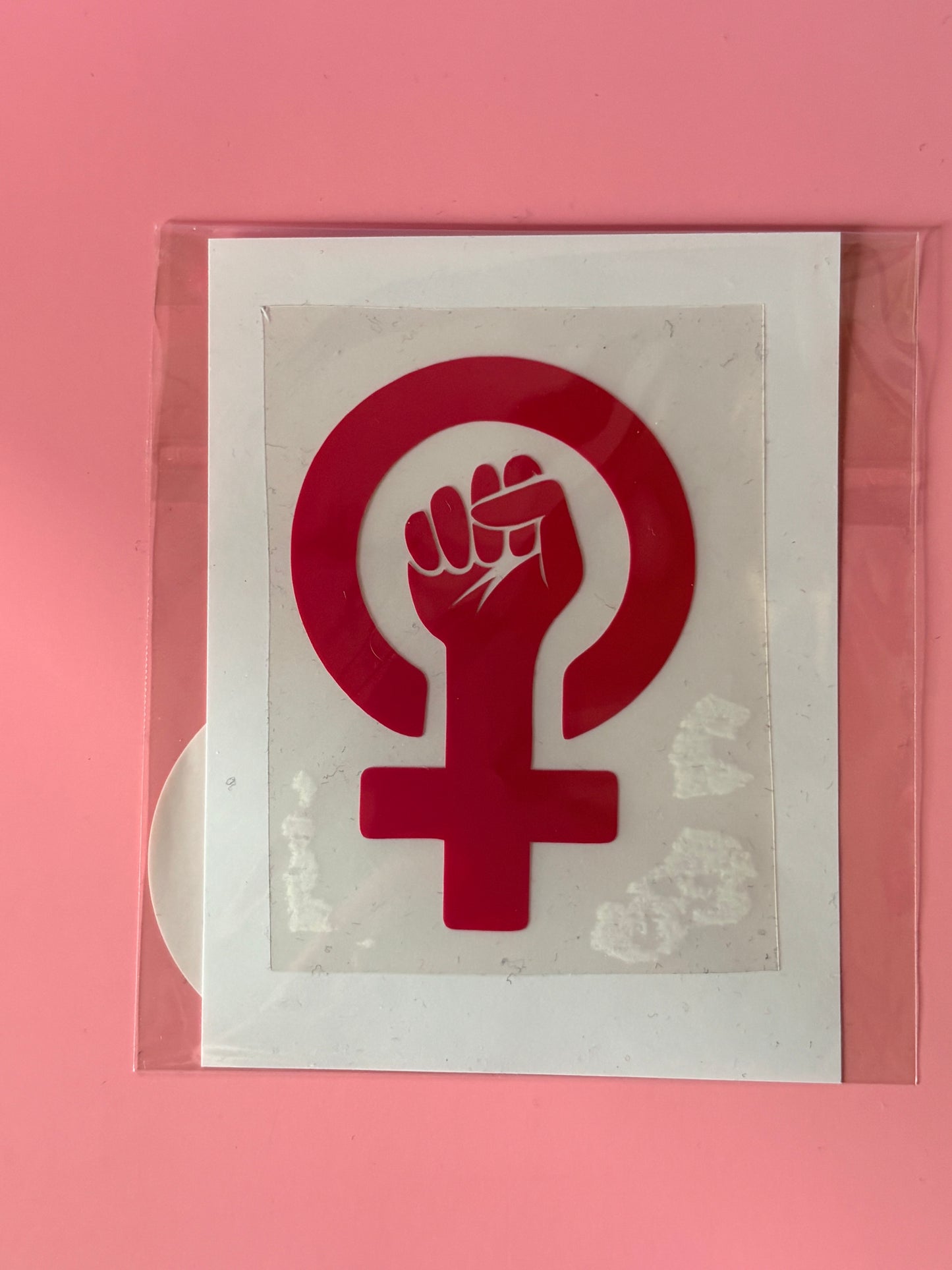 Bügelbild „feministische Faust“