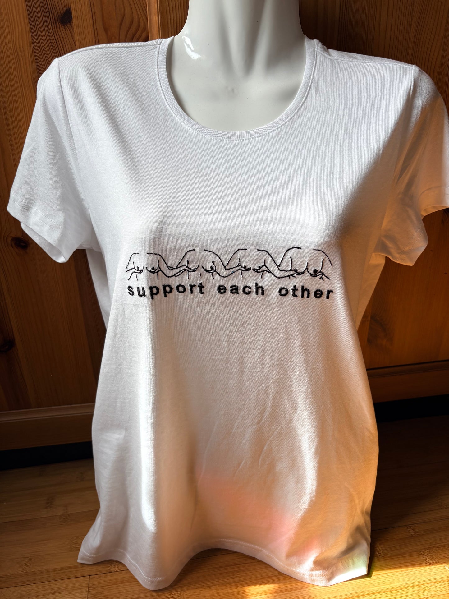 Shirt „Support each other“