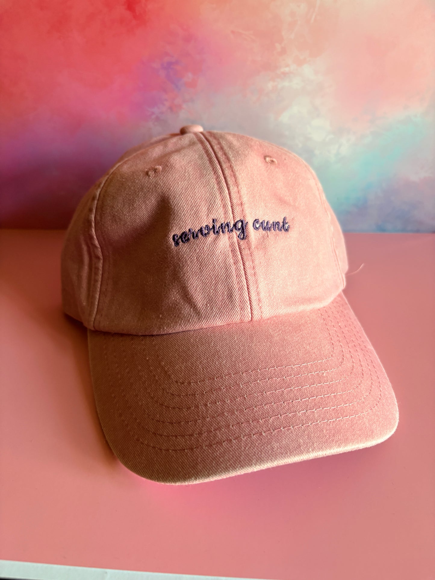 Cap „serving cunt“