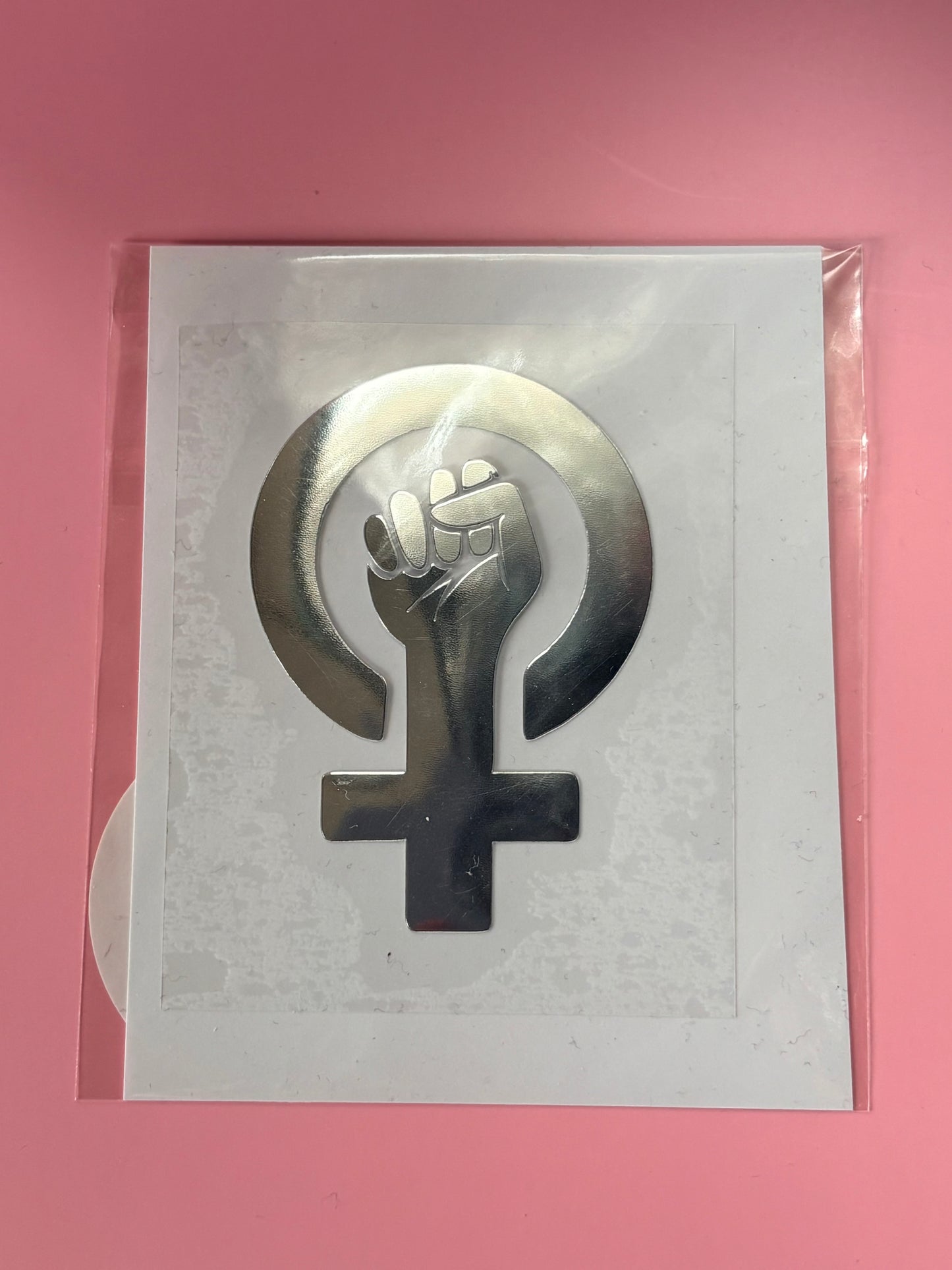 Bügelbild „feministische Faust“
