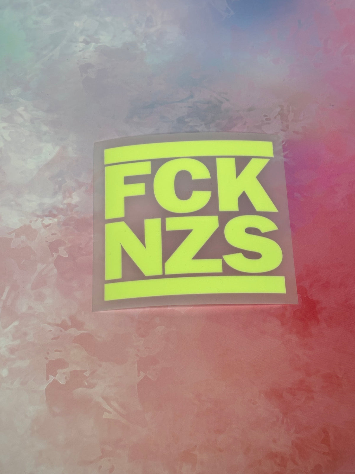 Bügelbild „FCK NZS“ nachtleuchtend